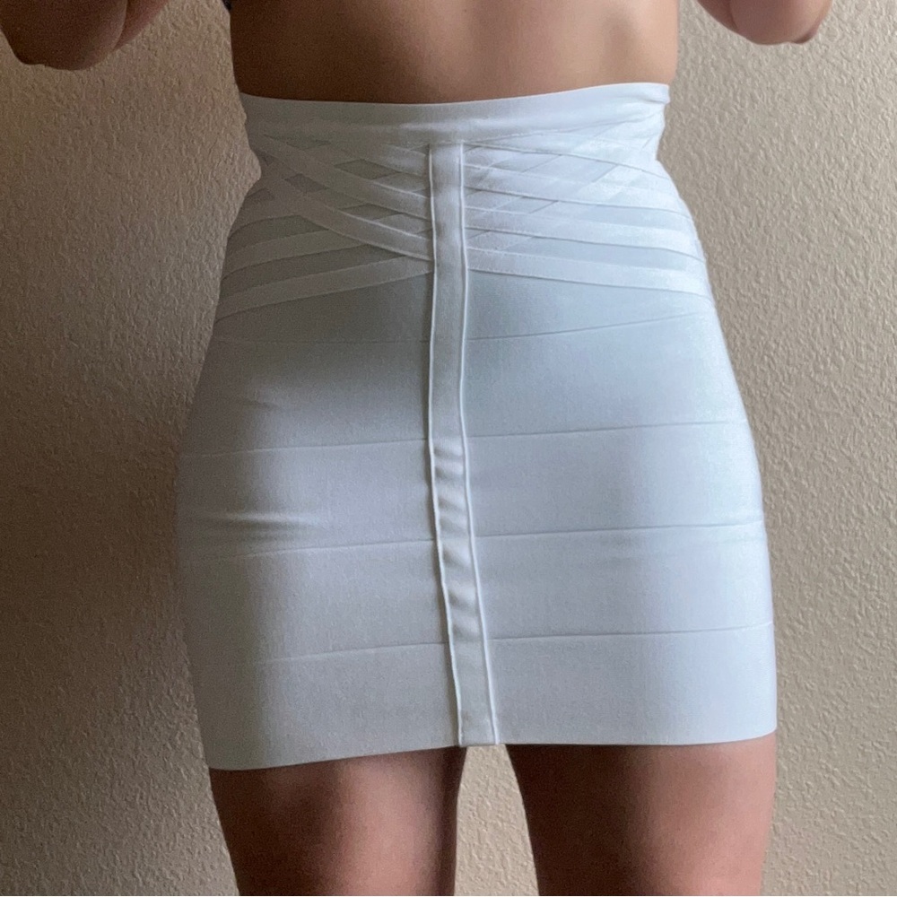 Bebe Skirt Size Medium